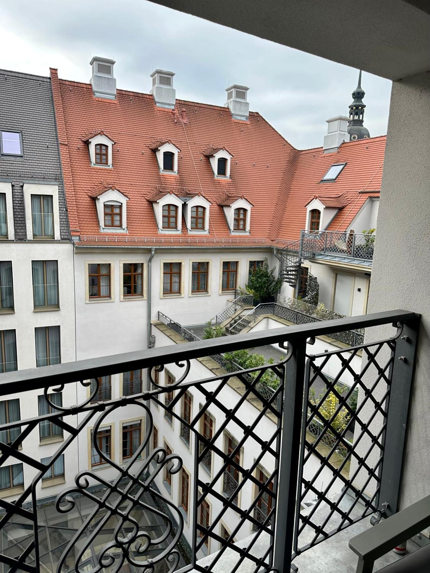 Exklusives Apartment Mit Einmaligem Blick Zur Frauenkirche - Parkplatz Kostenfrei Дрезден Экстерьер фото